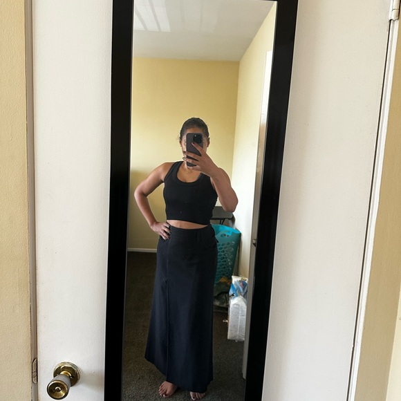 Armani Collezioni Classic Black Wool Midi Skirt - Picture 5 of 9